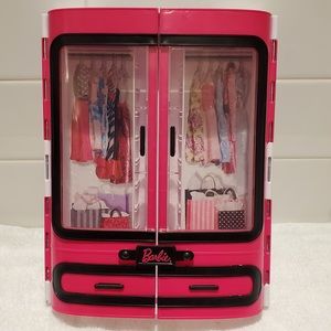 MATTEL, Barbie Fashionista Wardrobe Carrying Case